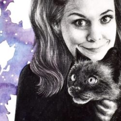 gentille sorcière habillée de noir, cheveux longs ondulés attachés avec un ruban noir, regard doux et malicieux, tenant tout contre elle un chat siamois, fond coloré dans les tons violets avec des petites fleurs blanches